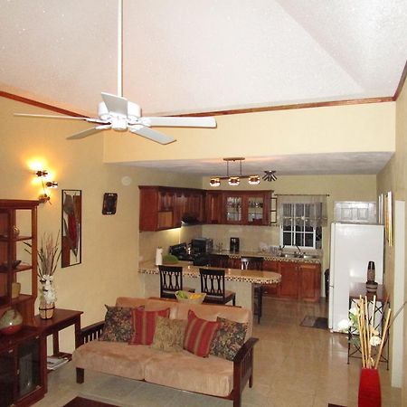 The Residence Portmore Apartments Kültér fotó