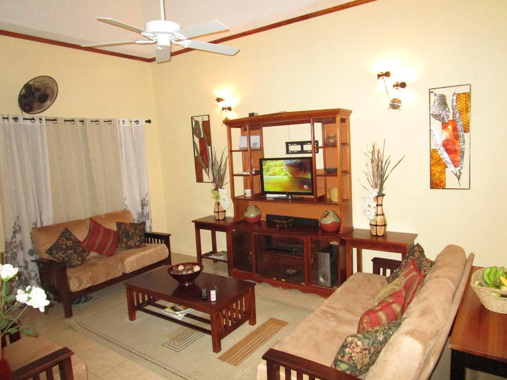 The Residence Portmore Apartments Kültér fotó